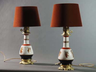 Paire de lampes en porcelaine et bronze, décor mythologique, France vers 1820–1850
