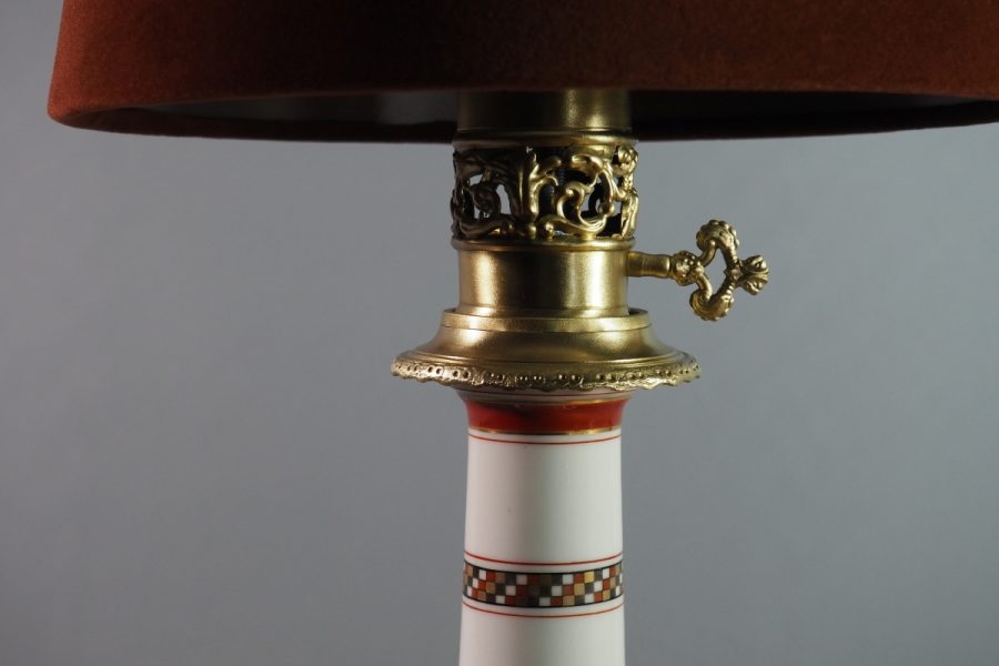 Paire de lampes en porcelaine et bronze, décor mythologique, France vers 1820–1850
