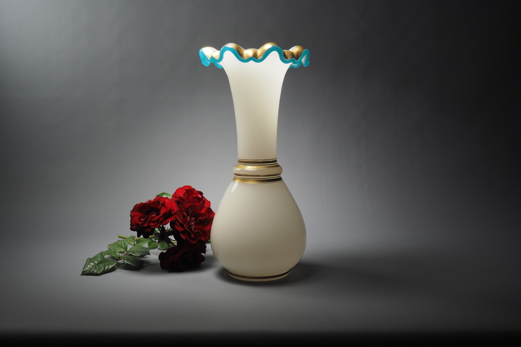 Vase en opaline française du XIXe siècle