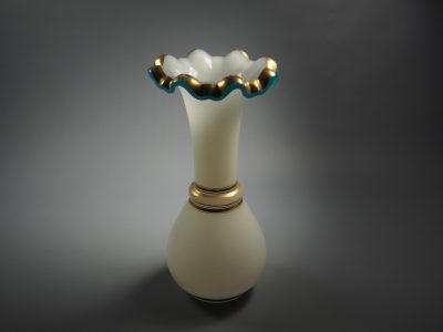 Vase en opaline française du XIXe siècle