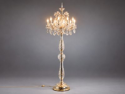 Grand lampadaire en cristal de Bohême Marie-Thérèse | Antik-France