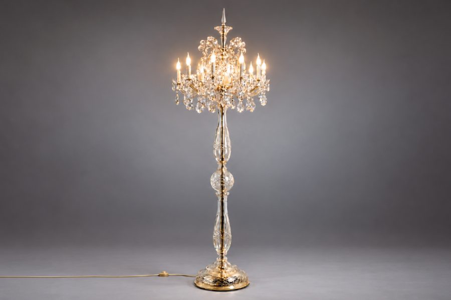 Grand lampadaire en cristal de Bohême Marie-Thérèse | Antik-France