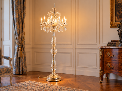 Grand lampadaire en cristal de Bohême Marie-Thérèse | Antik-France
